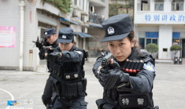 特警漫画图片,英勇无畏的瞬间